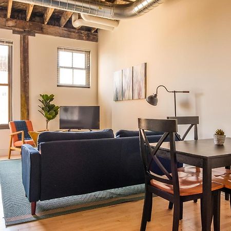 Frontdesk Maxwell Lofts Milwaukee Walker'S Point Lejlighed Eksteriør billede