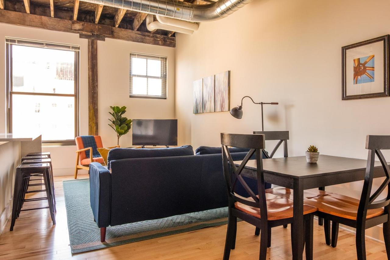 Frontdesk Maxwell Lofts Milwaukee Walker'S Point Lejlighed Eksteriør billede